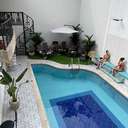 The View Hostel & Lounge Кали Екстериор снимка