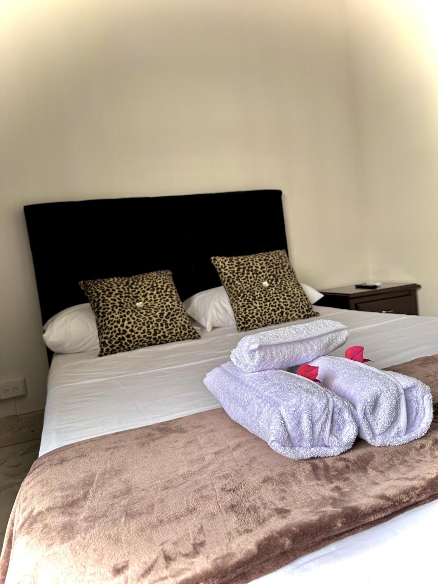 The View Hostel & Lounge Кали Екстериор снимка