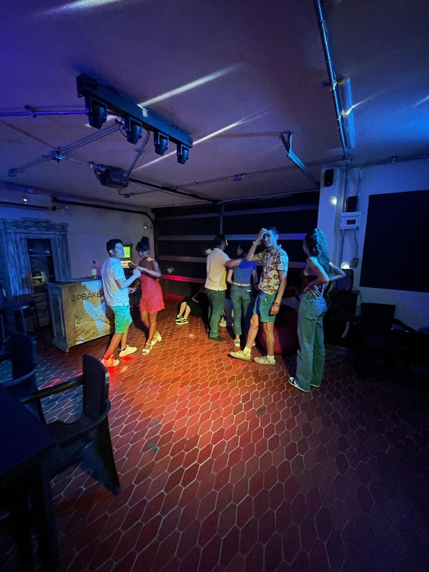 The View Hostel & Lounge Кали Екстериор снимка