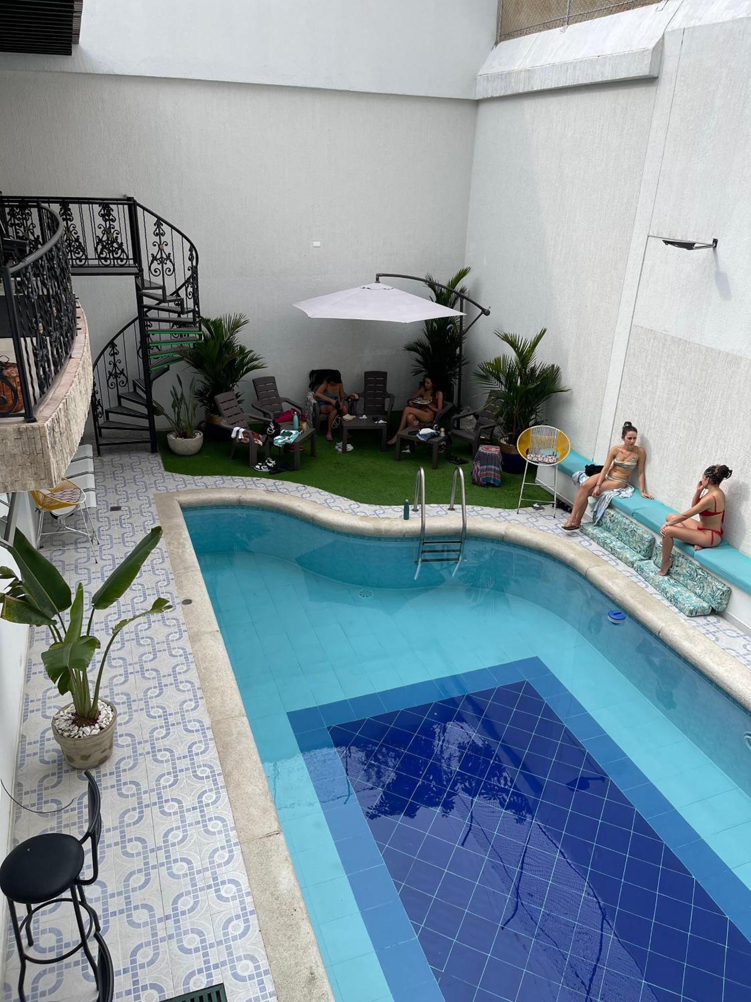 The View Hostel & Lounge Кали Екстериор снимка